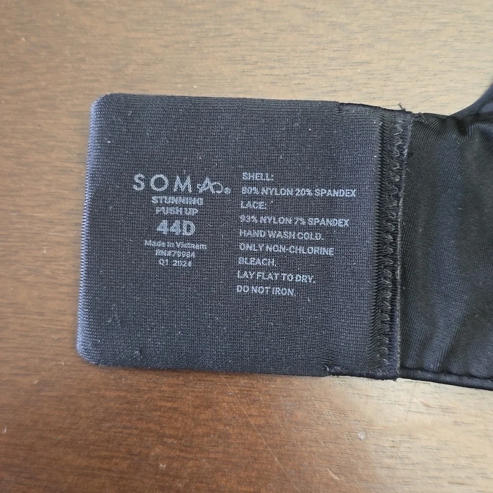 SOMA Elegant Black Lace Pushup Bra Sz 44D‎